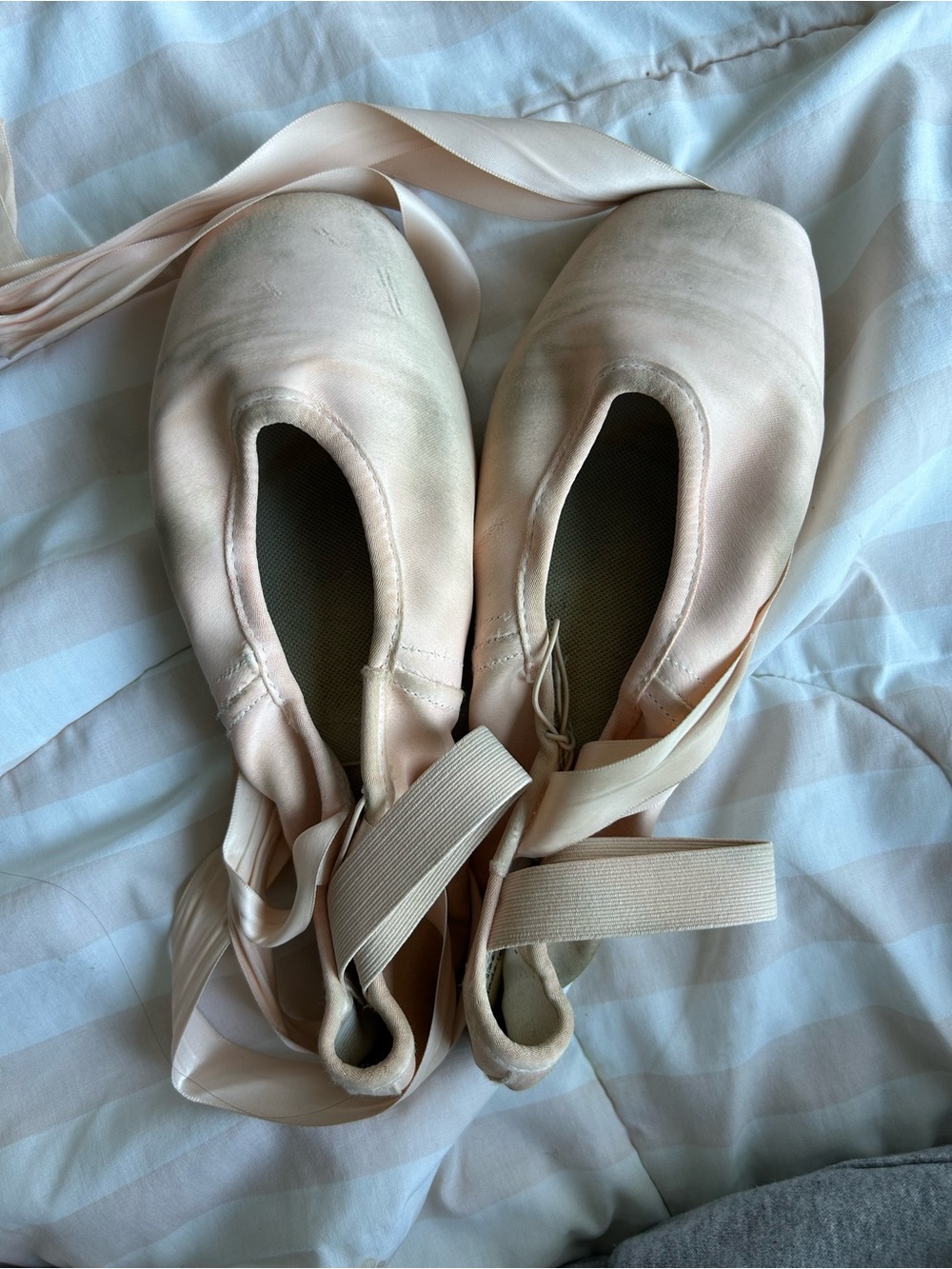 Ballet Pointe Shoes - Picture 3 of 3